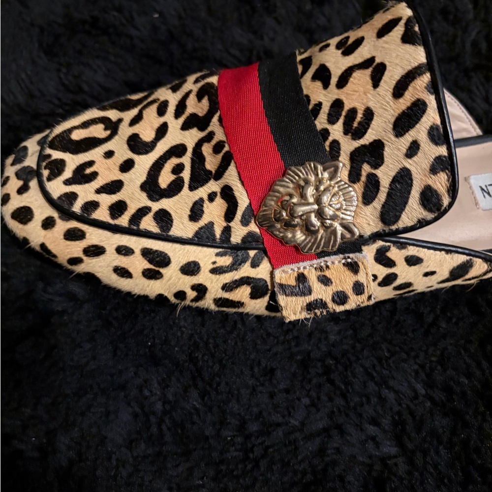 Steve Madden Leopard Print Flats/Mules w/Red/Black and Gold Lion Accents - Picture 4 of 5